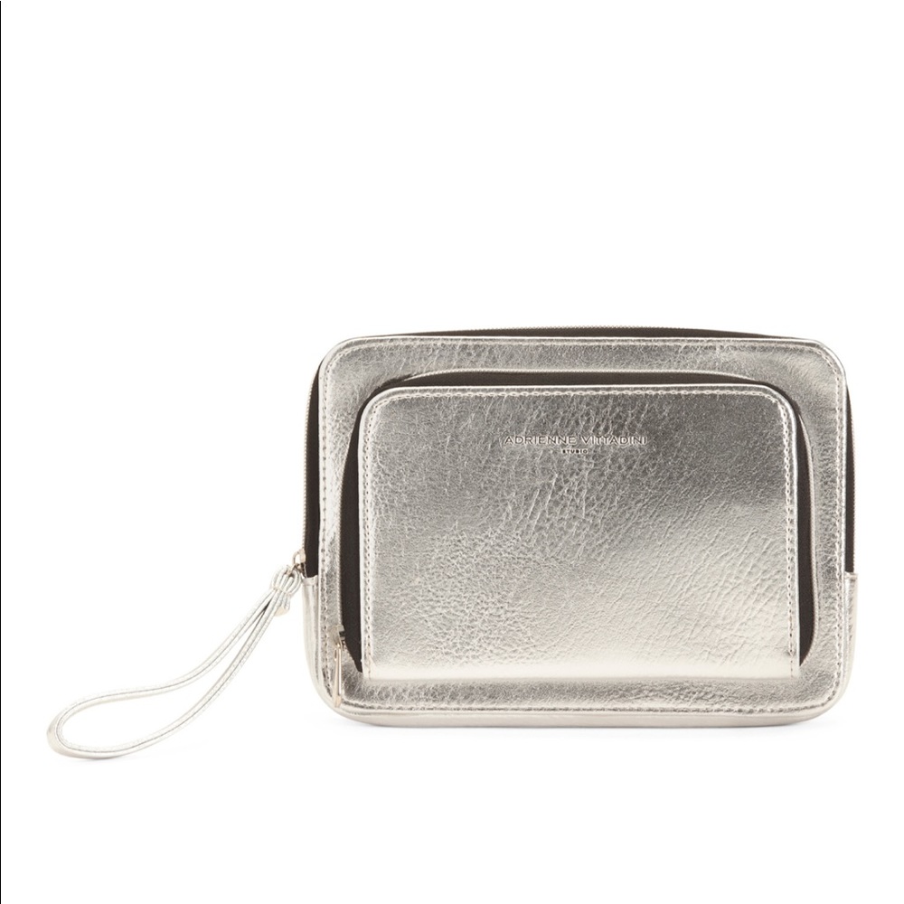 NWT ADRIENNE VITTADINI Charging Wristlet